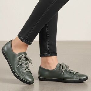 Converse  Chuck Taylor All Star Dainty Ox Leather Sneakers Women's 7 Olive Green